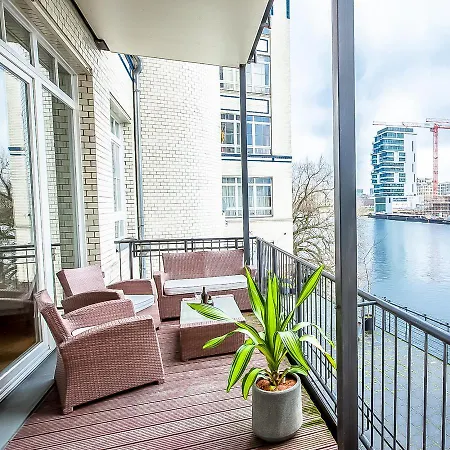Family-friendly Waterfront Loft, 3 Bedrooms, 130 M2 * Berlijn