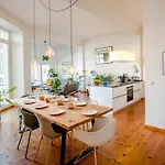 Family-friendly Waterfront Loft, 3 Bedrooms, 130 M2 아파트