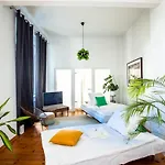 Family-friendly Waterfront Loft, 3 Bedrooms, 130 M2 아파트 *