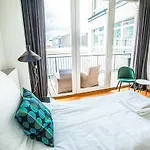 Family-friendly Waterfront Loft, 3 Bedrooms, 130 M2 아파트 *