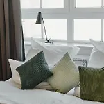 Family-friendly Waterfront Loft, 3 Bedrooms, 130 M2 *
