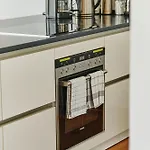 Family-friendly Waterfront Loft, 3 Bedrooms, 130 M2 아파트 *