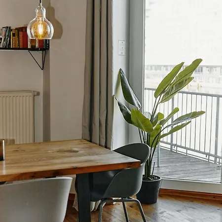 Apartamento Family-friendly Waterfront Loft, 3 Bedrooms, 130 M2 *
