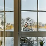 Family-friendly Waterfront Loft, 3 Bedrooms, 130 M2 *