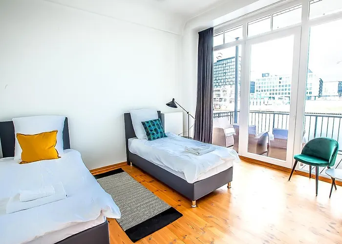 Apartamento Family-friendly Waterfront Loft, 3 Bedrooms, 130 M2 *