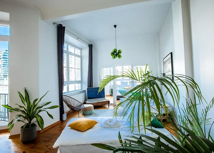 Family-friendly Waterfront Loft, 3 Bedrooms, 130 M2 Apartment