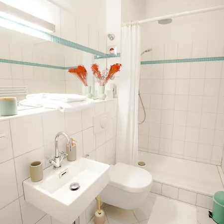 Family-friendly Waterfront Loft, 3 Bedrooms, 130 M2 Апартаменты Берлин