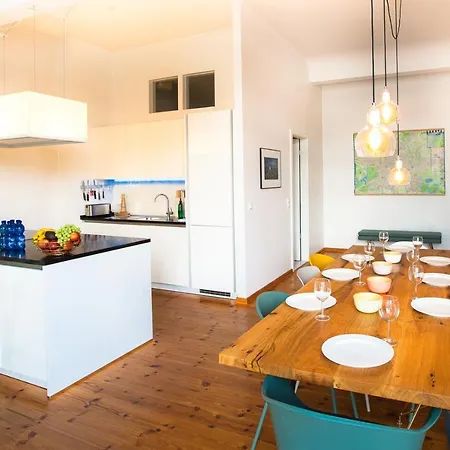 Family-friendly Waterfront Loft, 3 Bedrooms, 130 M2 Апартаменты Берлин